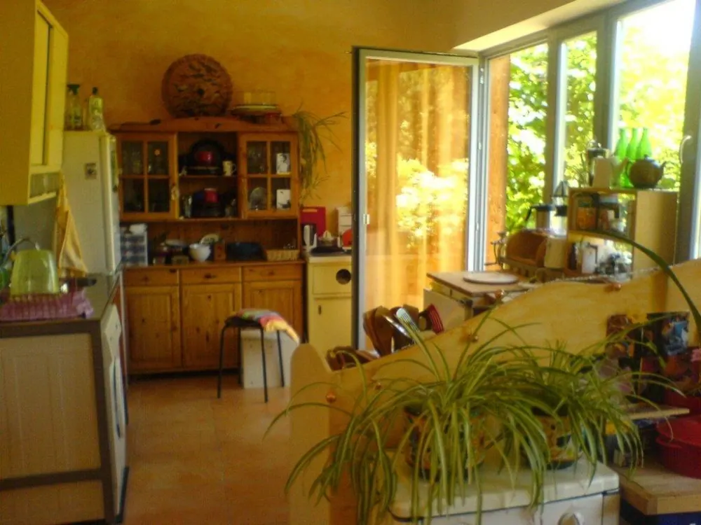 TAUSCH Biete 4Z 1630warm im Grünen Suche Altbau 2,5 Z max750 warm