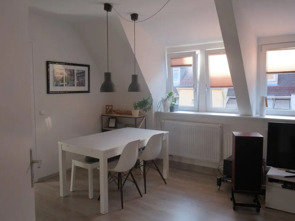شقة علوية جميلة بغرفتين ونصف عند سفح القلعة، في قلب المدينة القديمة وقريبة من WiSo