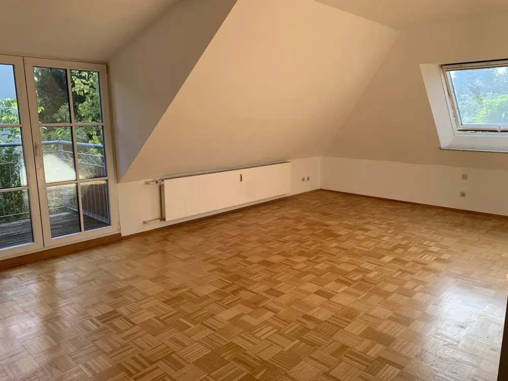 Exclusive 3-Zimmer-Dachgeschosswohnung in München-Waldtrudering