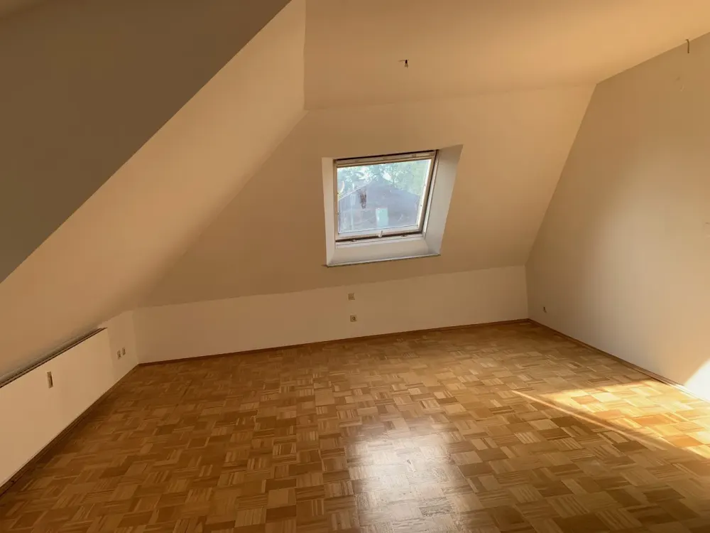 Exclusive 3-Zimmer-Dachgeschosswohnung in München-Waldtrudering