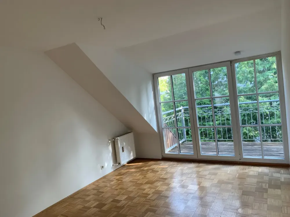 Exclusive 3-Zimmer-Dachgeschosswohnung in München-Waldtrudering
