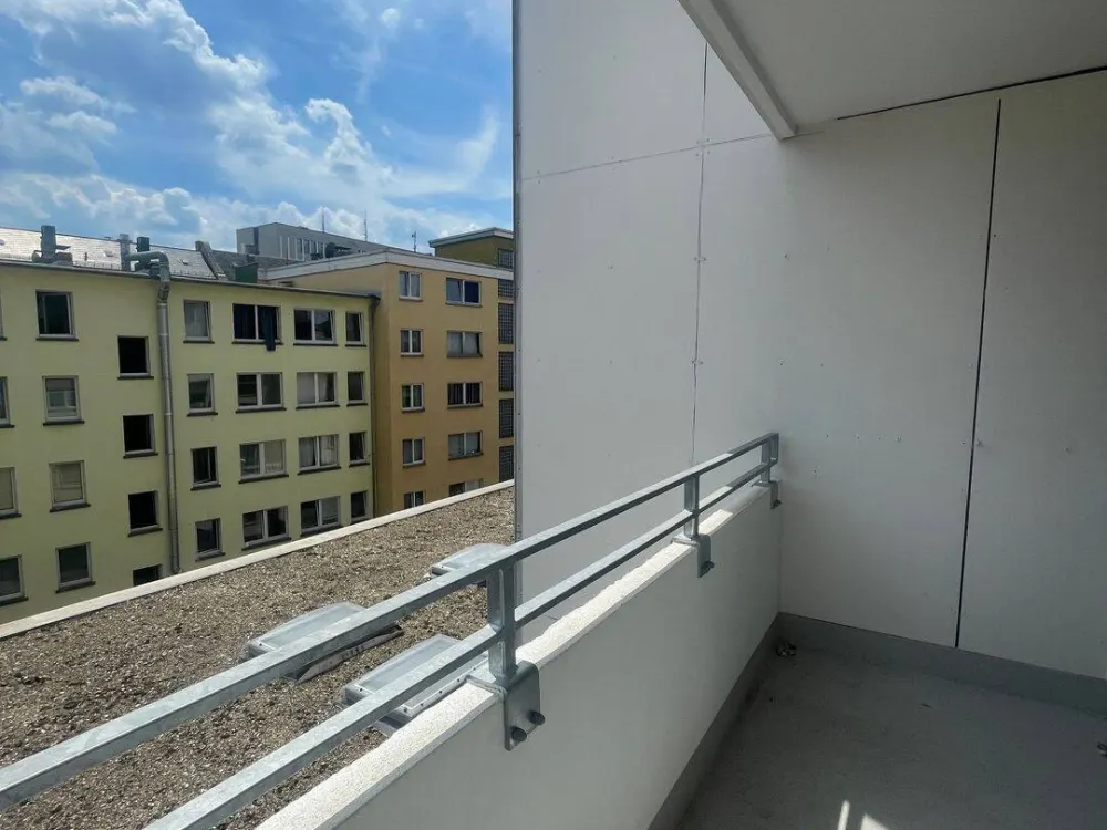 1 Monat Mietfrei ! Kompaktes 2-Zimmer-Terrassenapartment im 3. Stock in Frankfurt am Main - Albusstraße