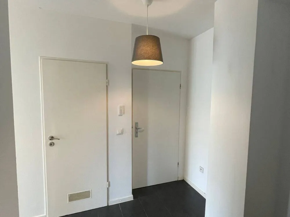1 Monat Mietfrei ! Kompaktes 2-Zimmer-Terrassenapartment im 3. Stock in Frankfurt am Main - Albusstraße