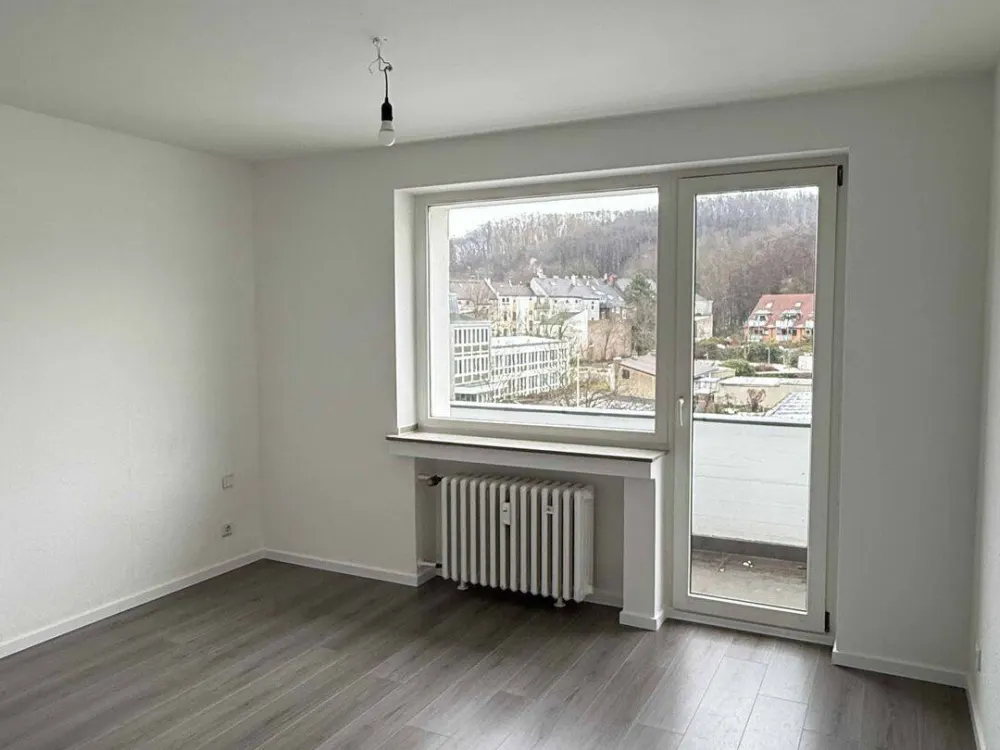 Frisch renovierte 3-Zimmer-Wohnung (ca. 69 m²) mit großem Balkon