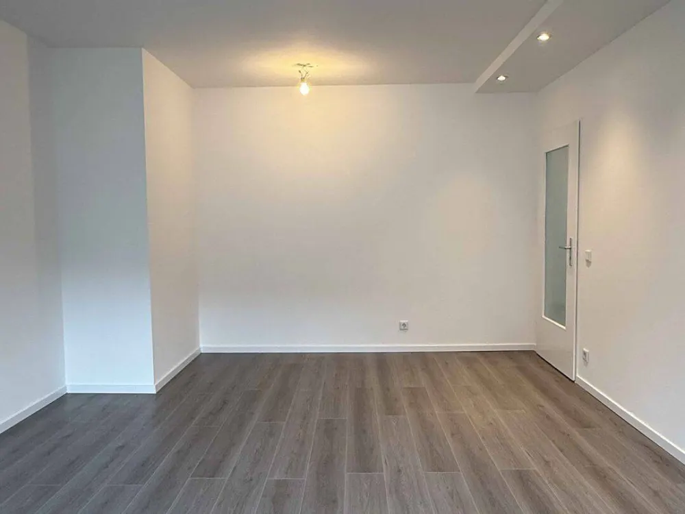 Frisch renovierte 3-Zimmer-Wohnung (ca. 69 m²) mit großem Balkon