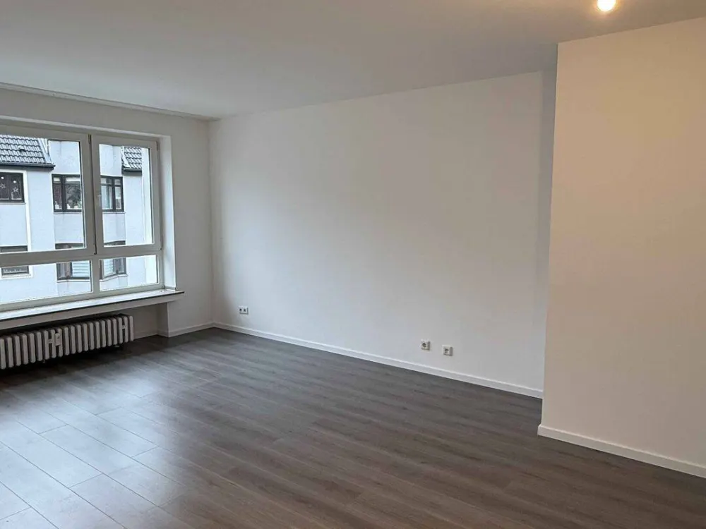Frisch renovierte 3-Zimmer-Wohnung (ca. 69 m²) mit großem Balkon