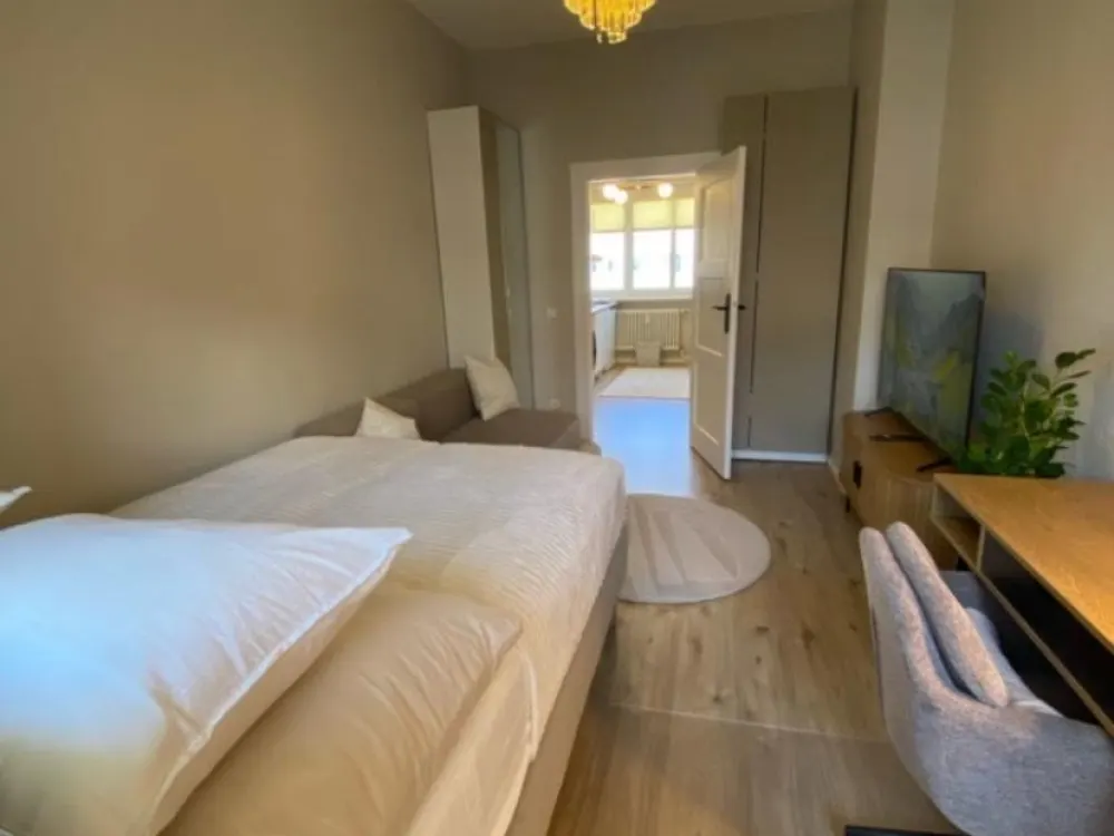 NEWLY RENOVATED NEW FURNITURE 100% ALL-INCLUSIVE ( NO EXTRA FEES)