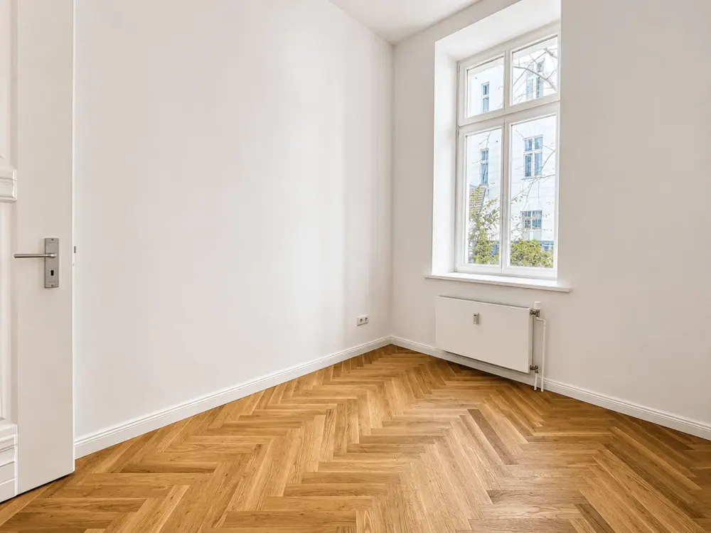 Seltene 4-Zimmer-Gartenwohnung mit ca. 173 m² Privatgarten, direkt am Adenauerplatz!