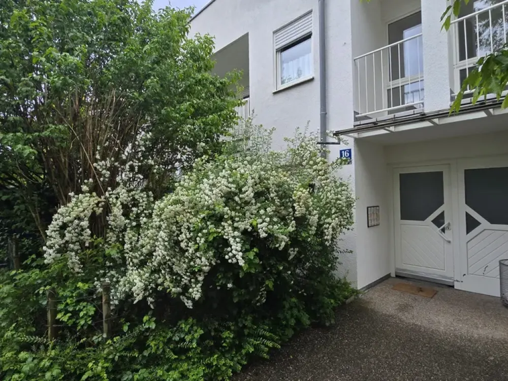 Alltagstaugliche 3-Zimmer-Wohnung mit Terrasse in Ottobrunn