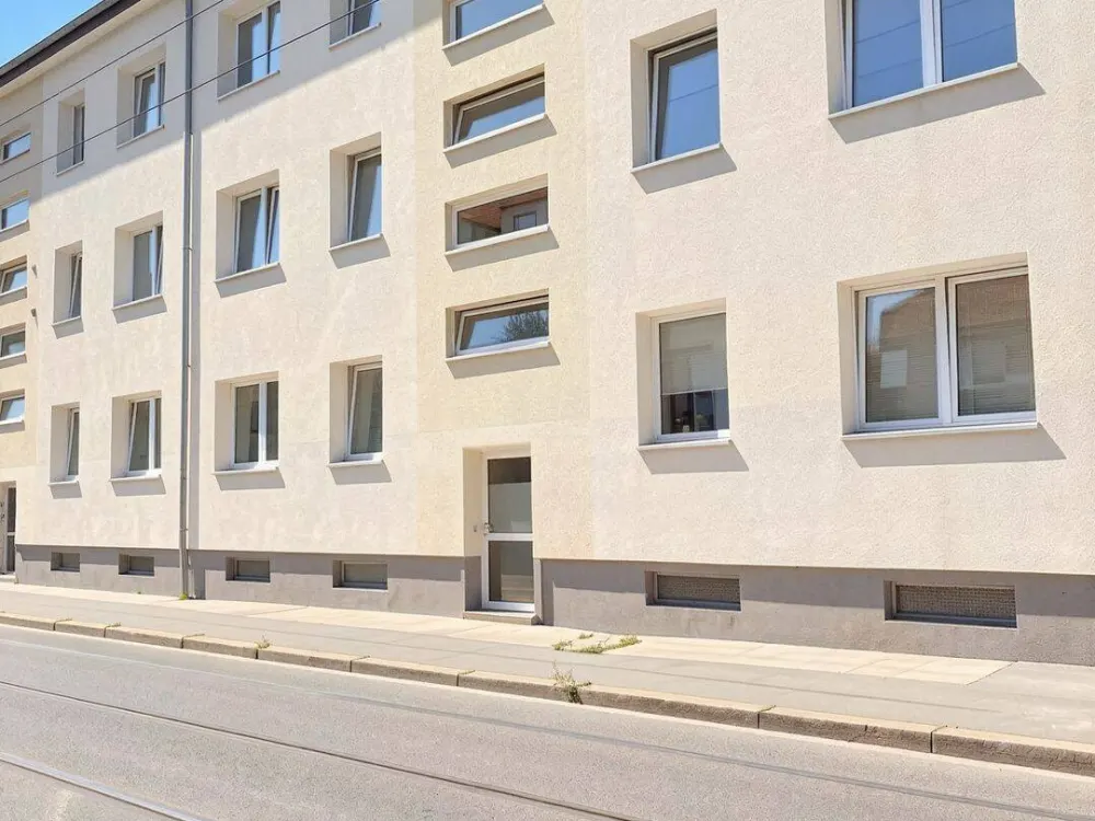 Frisch renovierte 3 raum Wohnung mit Balkon sucht neue Mieter