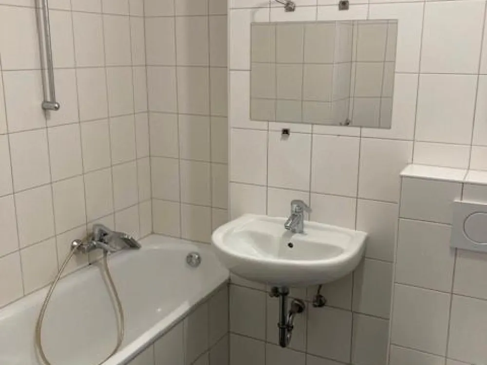 Modernisierte 2-Zimmer-Wohnung mit Balkon zu vermieten!