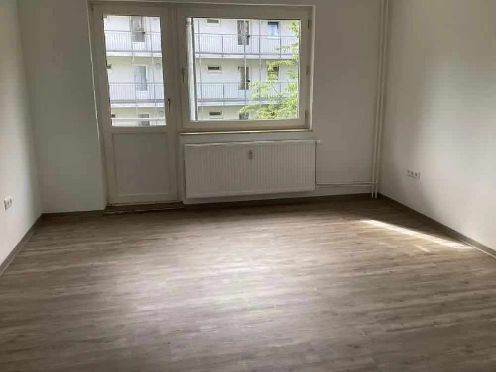 Welcome Home: 2.5-Room Apartment with Balcony
