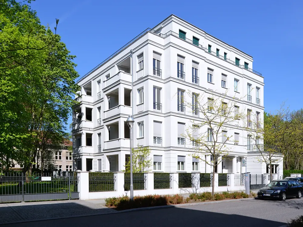 Diplomatenpark am Tiergarten, Clara-Wieck-Straße 9