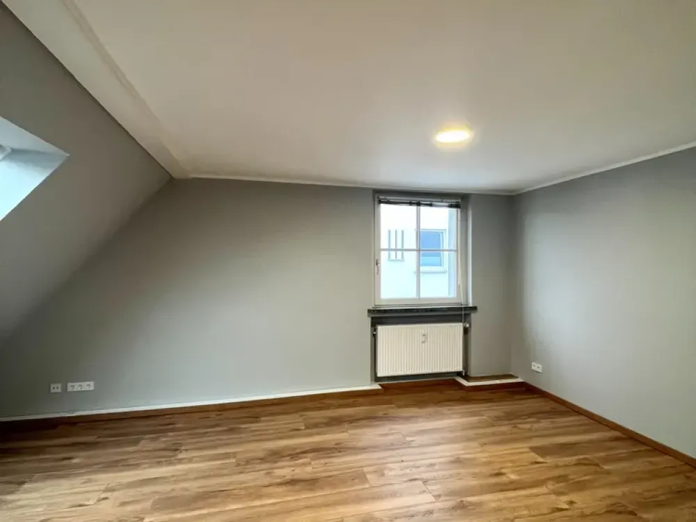 Charmante und lichtdurchflutete 4-Zimmer-Maisonettewohnung mit Garten