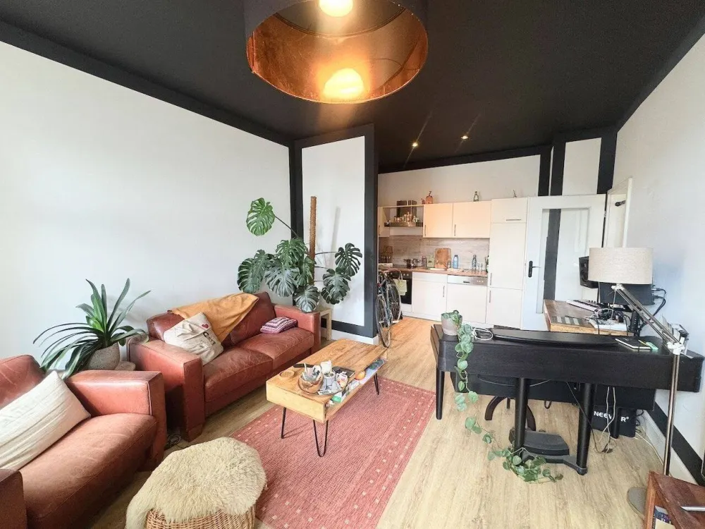 Citywohnen! + Stilvolle 2 Zimmer mit Einbauküche + Bad mit Wanne + Frei ab Oktober!