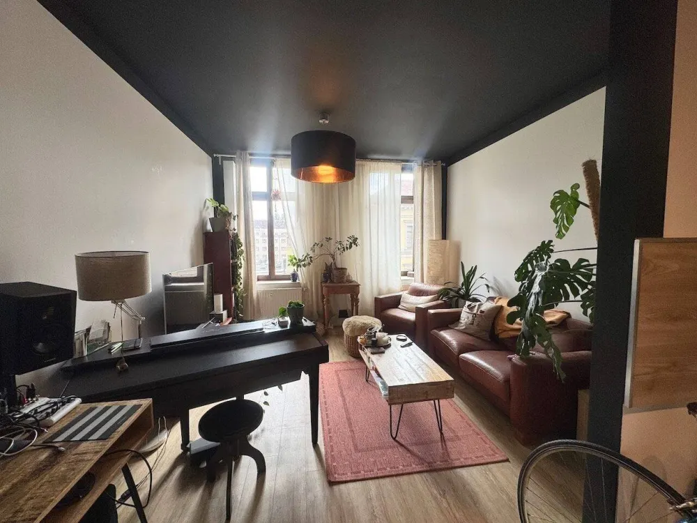 Citywohnen! + Stilvolle 2 Zimmer mit Einbauküche + Bad mit Wanne + Frei ab Oktober!