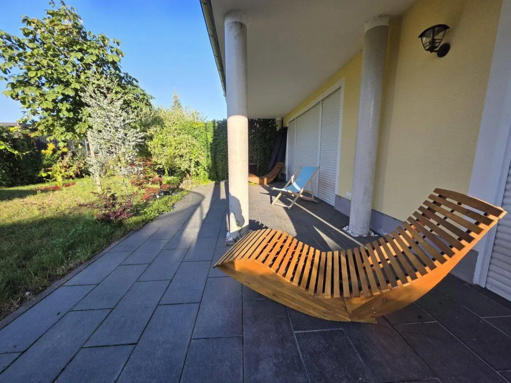 Wohnen mit Hausgefühl: Eigener Garten, große Terrasse & viel Licht