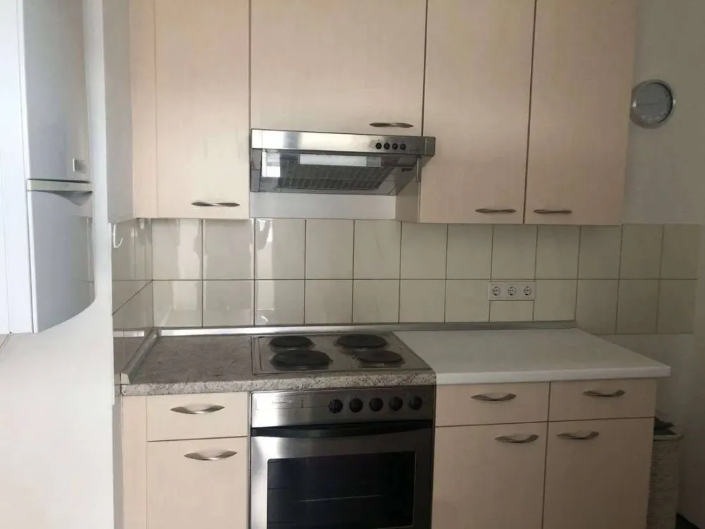 FRIEDBERGER LANDSTRASSE WG! 1 Zimmer frei, möbliert