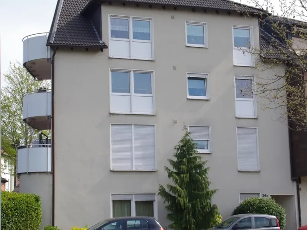 Gemütliche 2 1/2 Zimmer Wohnung im Sockelgeschoss mit Einbauküche