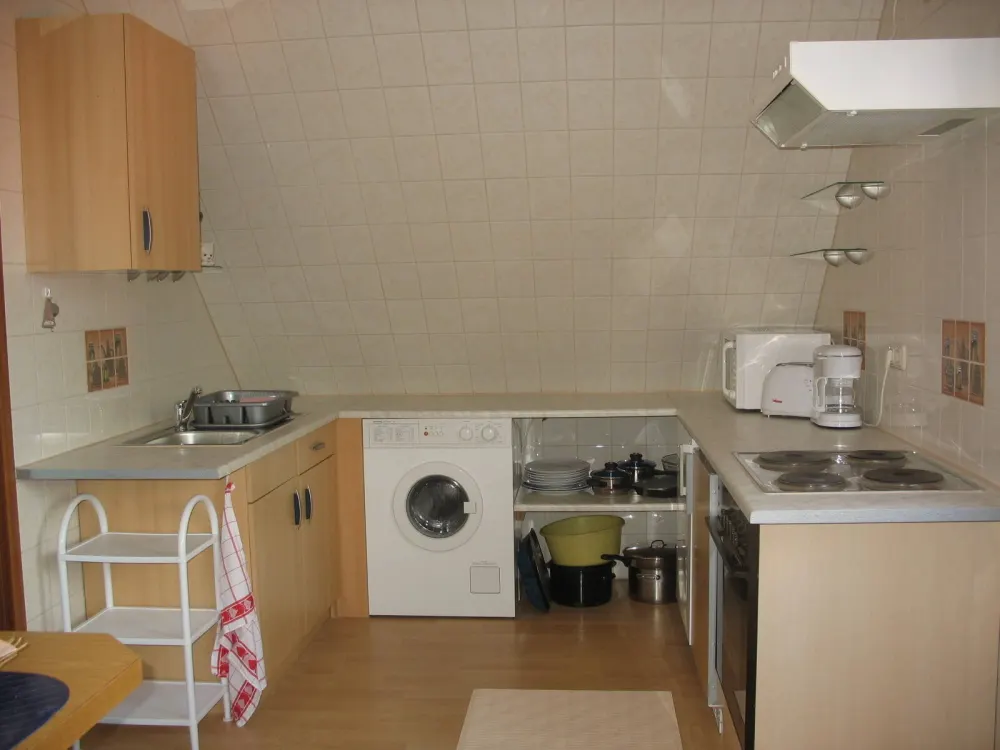 Fully furnished room central but quiet, no commission
