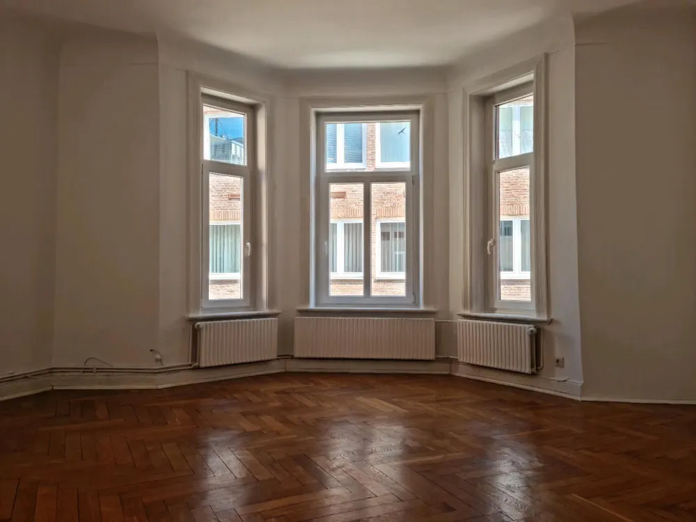 Altbauwohnung, 3 Zimmer mit 3 Balkonen in Hamburg Bergedorf