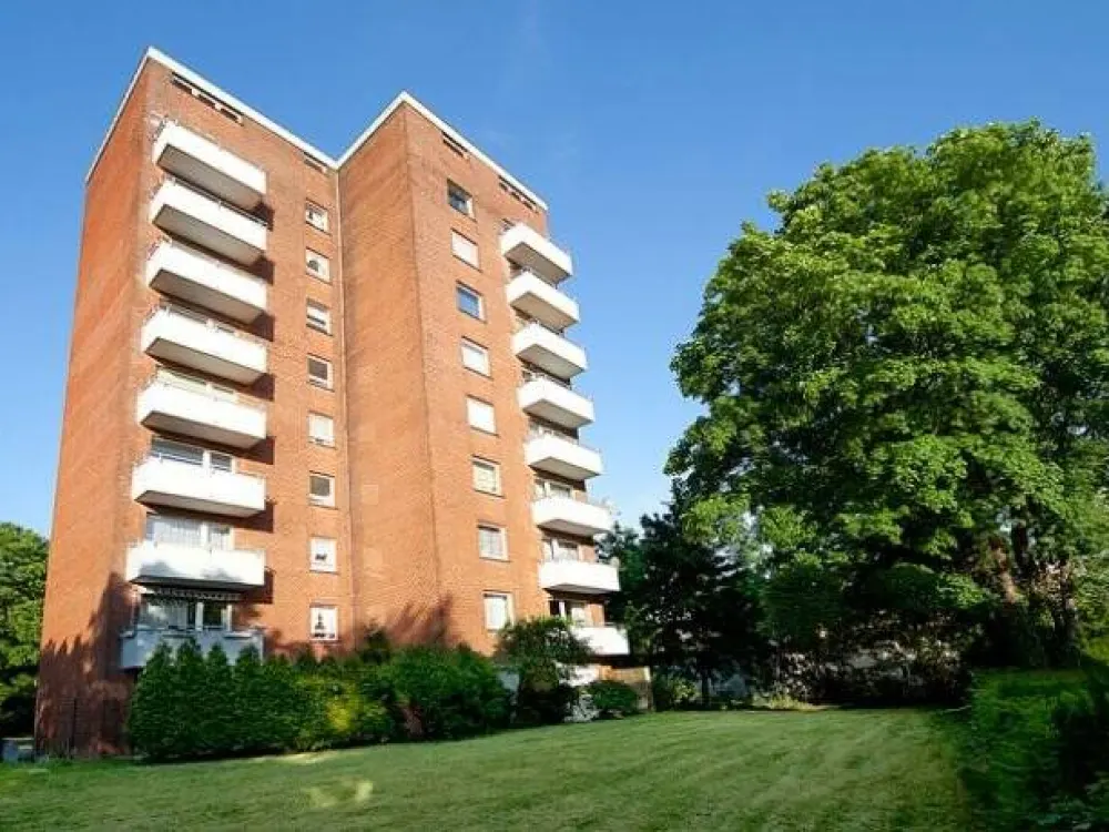 Über den Dächern Schiffbeks: 2-Zimmer-Wohnung mit Balkon