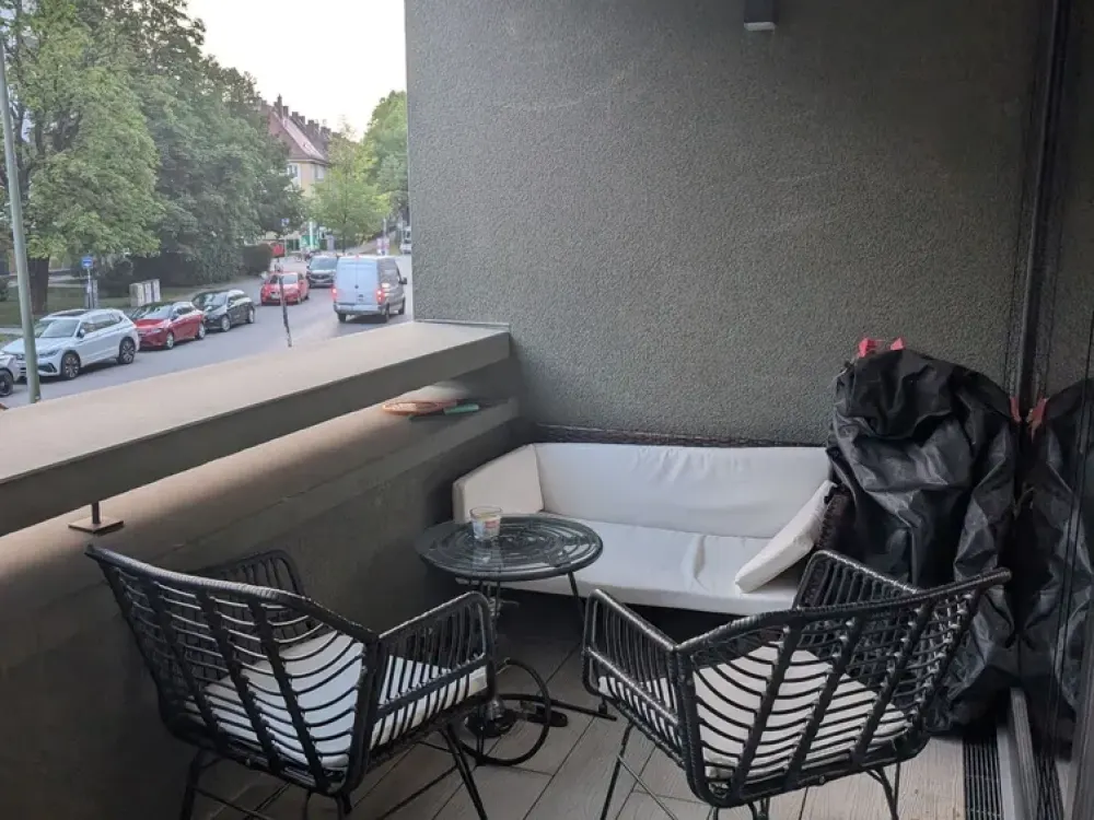 Moderne 2-Zimmer-Wohnung in München mit Balkon und Garage