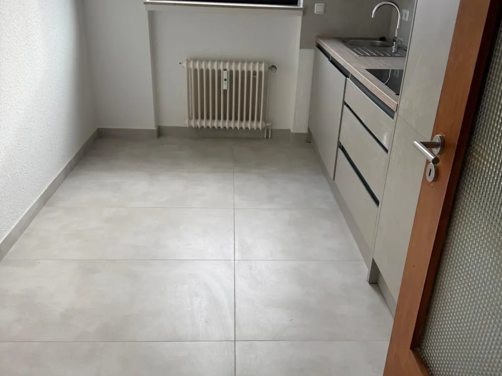 3-Room Apartment Fully Renovated with Fitted Kitchen