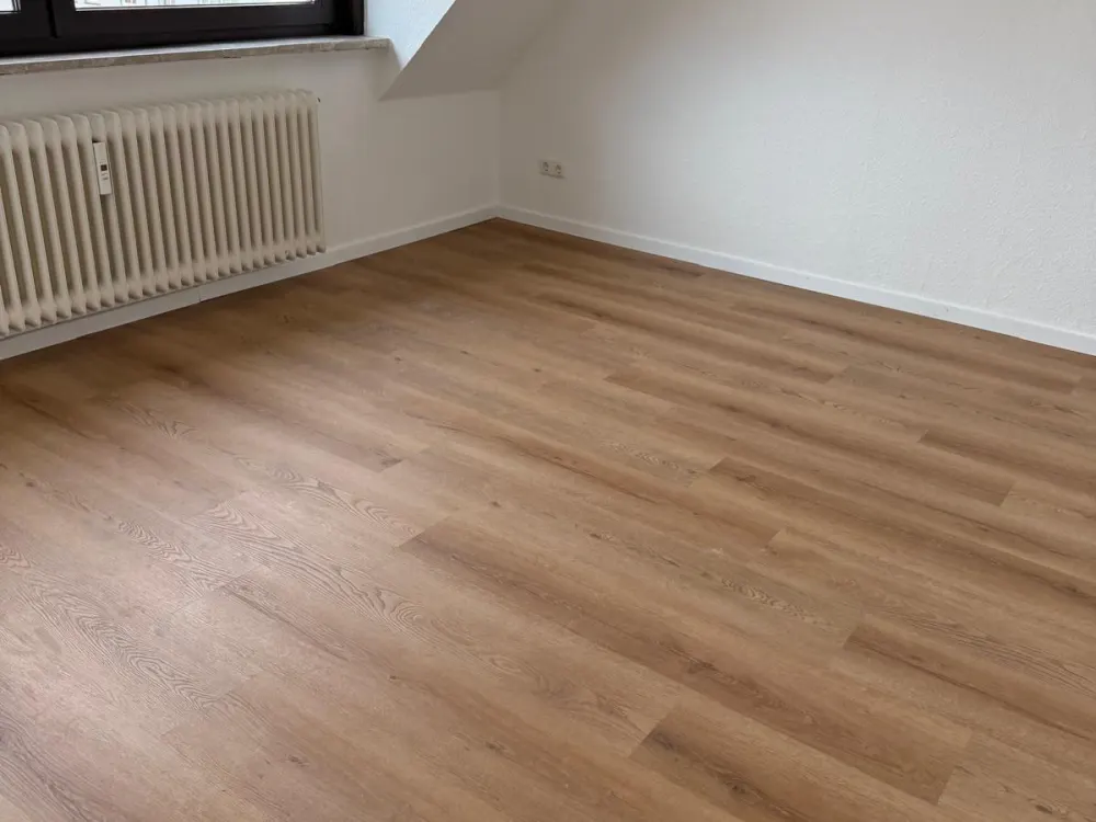 3-Room Apartment Fully Renovated with Fitted Kitchen
