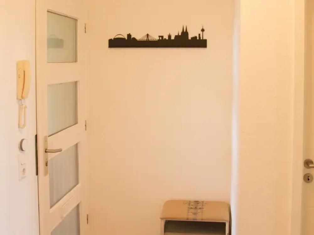 Beautiful Furnished Apartment in Cologne Südstadt for Rent from October