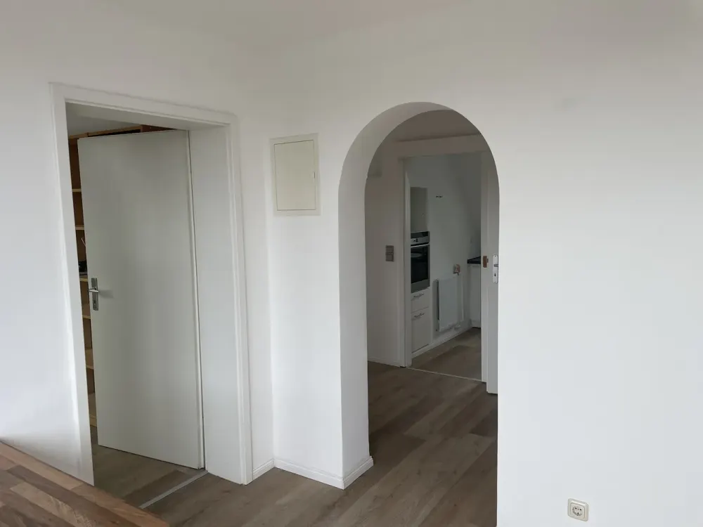 Singlewohnung mit Charakter: 2,5-Zimmer-Dachgeschosswohnung in Hamburg-Billstedt