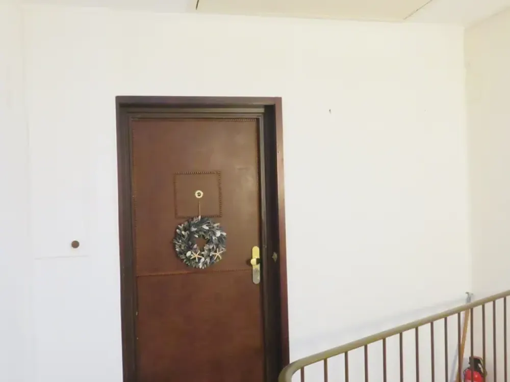 H.-Südstadt بالقرب من Maschsee، شقة علوية أنيقة مكونة من 3 غرف مع مطبخ مجهز وشرفتين.