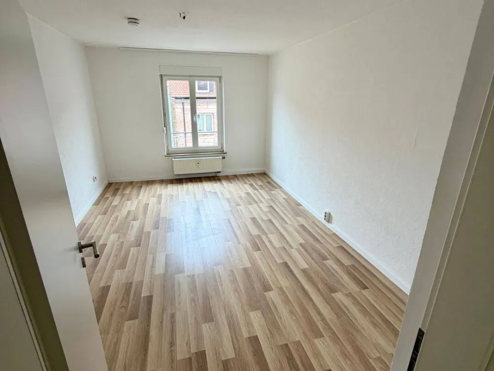 Gepflegte 2-Zimmer-Wohnung (52 m²) mit Einbauküche in zentraler Lage von Nürnberg