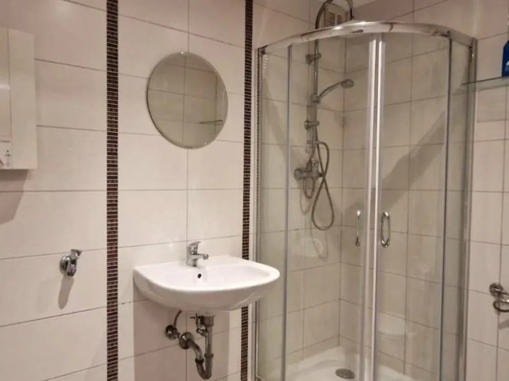2 Zimmer Wohnung EG mit Terrasse/Balkon
