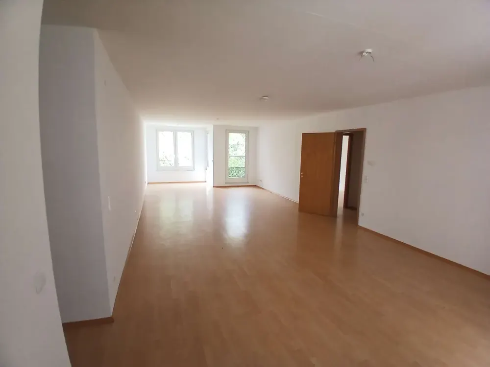 Urbanes Wohnen mit Flair, Helle Wohnung mit Balkon im Herzen der Stadt