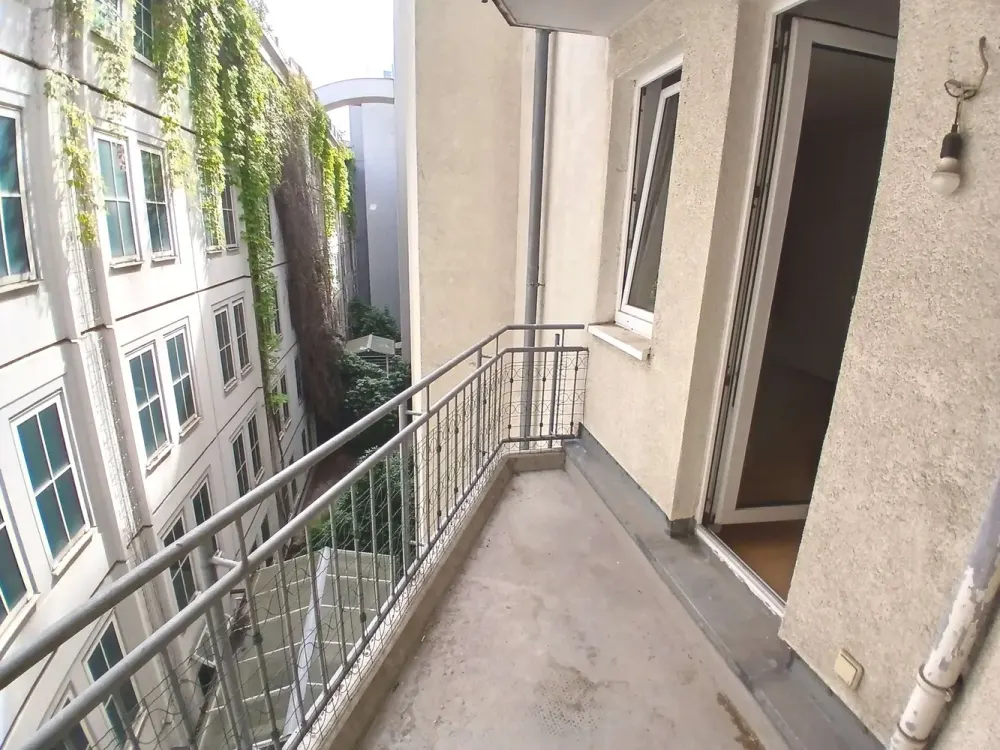 Urbanes Wohnen mit Flair, Helle Wohnung mit Balkon im Herzen der Stadt