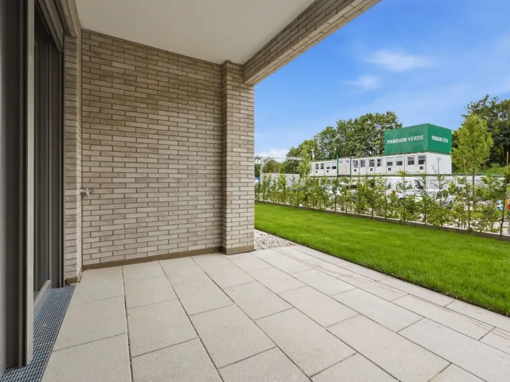 2-Room Garden Apartment with Fitted Kitchen and High-Quality Features