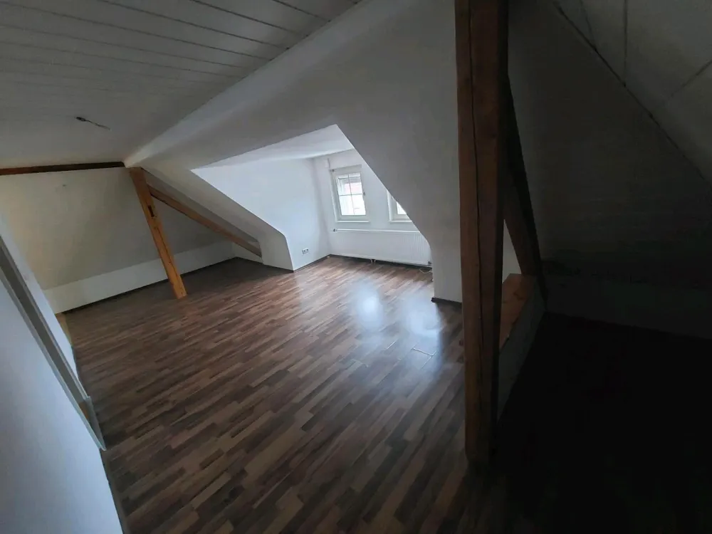 sehr zentrale Dachgeschosswohnung in Kelsterbach