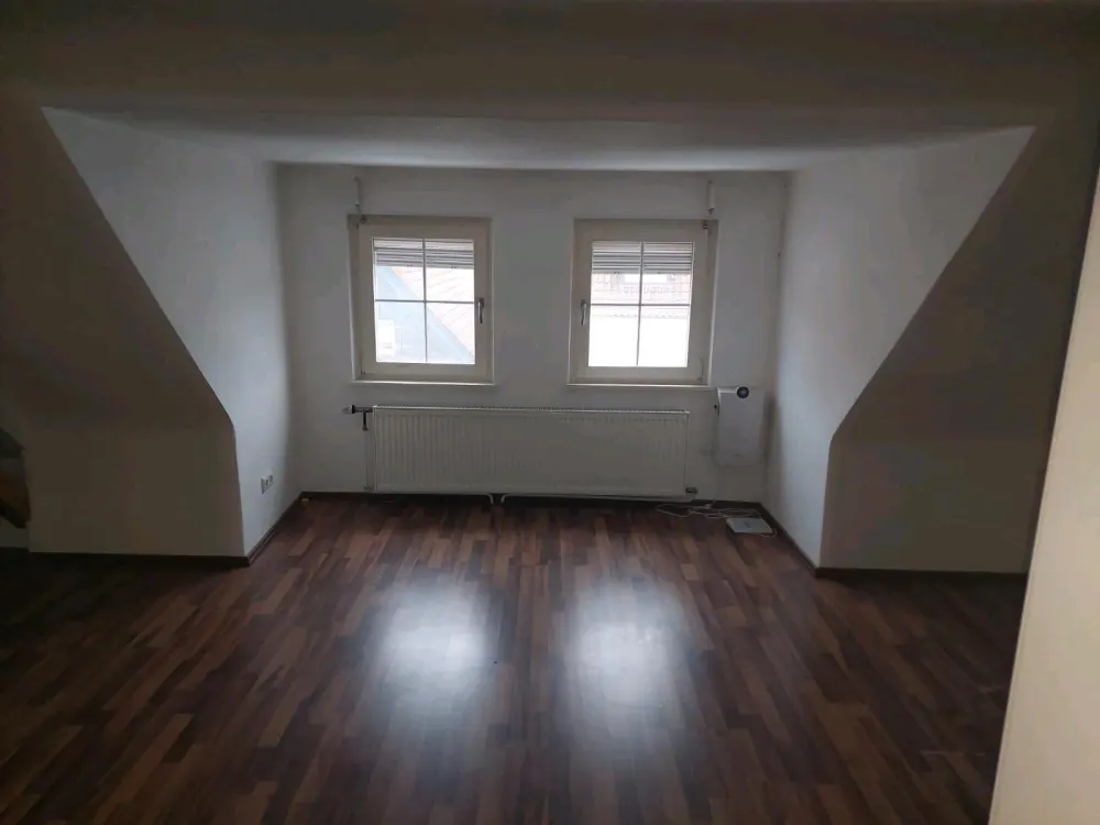 sehr zentrale Dachgeschosswohnung in Kelsterbach