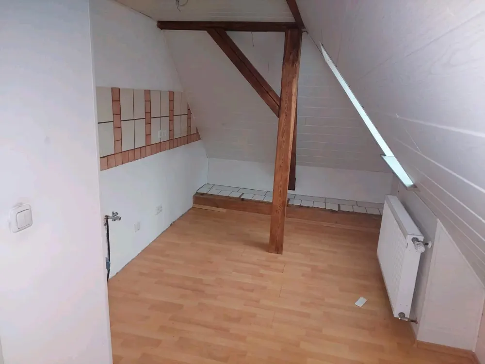 sehr zentrale Dachgeschosswohnung in Kelsterbach