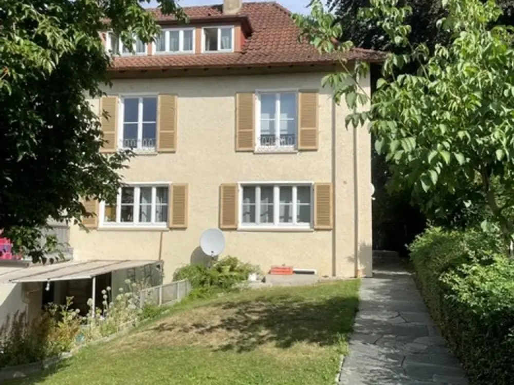 großzügige 4-Zimmer-Wohnung mit Balkon und Einbauküche im Herzen von Ochsenhausen