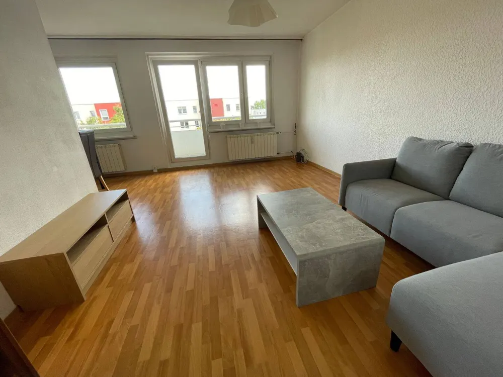 Helle vollmöblierte 3-Zimmer Dachgeschosswohnung ab 09/2026