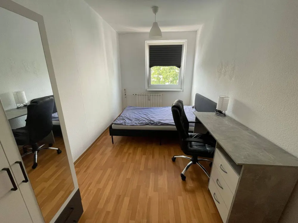 Helle vollmöblierte 3-Zimmer Dachgeschosswohnung ab 09/2026