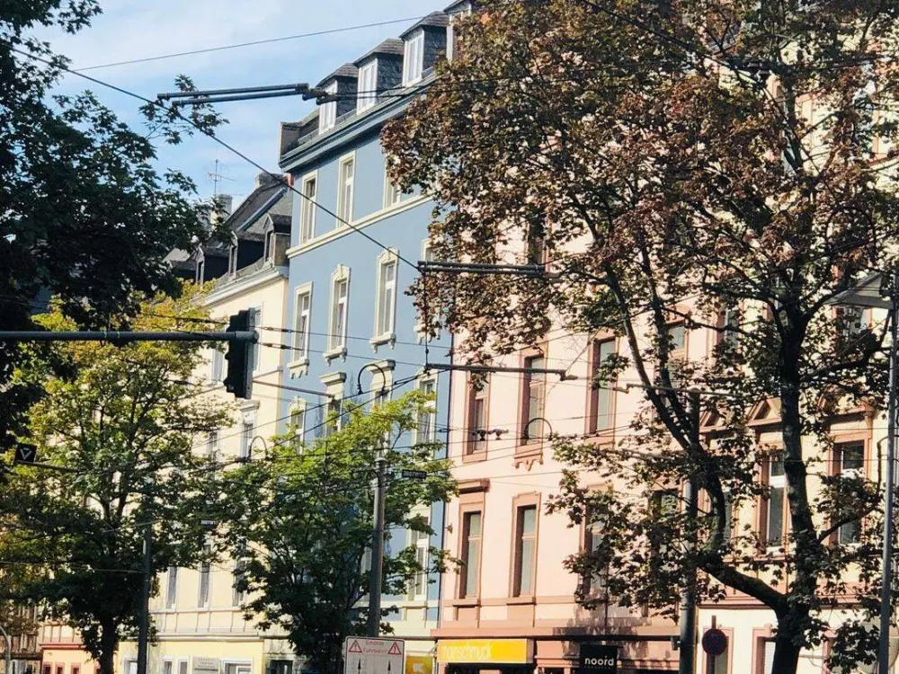 BEST OF NORDEND: Vollmöbliertes WG Zimmer nach Kernsanierung - frei ab 01.04.2026