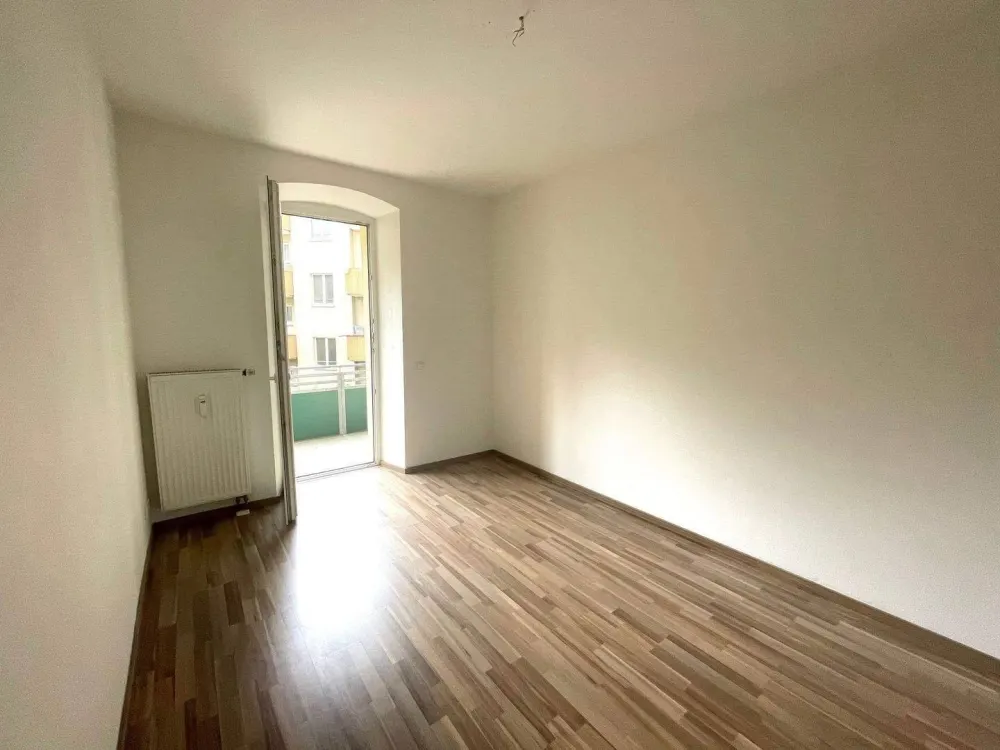 Super Verkehrsanbindung! Gut geschnittene 3 Zimmer Wohnung mit Balkon im beliebten Nürnberger Norden