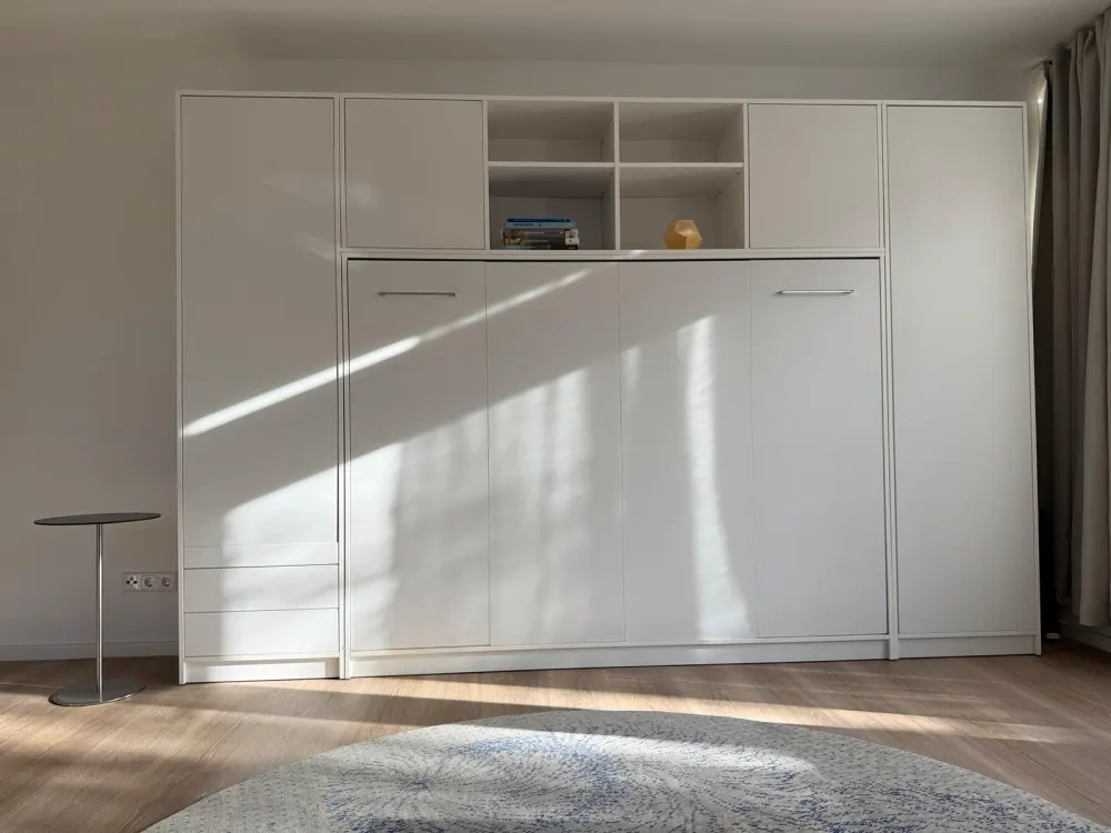 Sanierte, möblierte Wohnung in zentraler Lage mit großer Terrasse