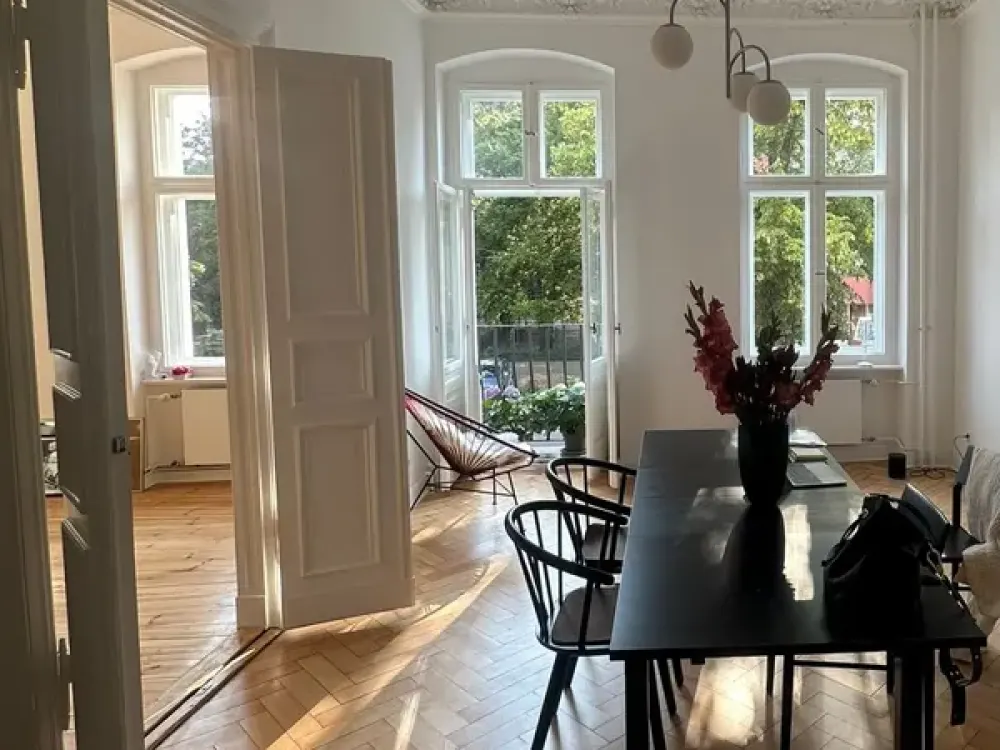 Exklusive charmante Altbauwohnung, Nähe Schloss Charlottenburg (möbliert und all-inclusive)