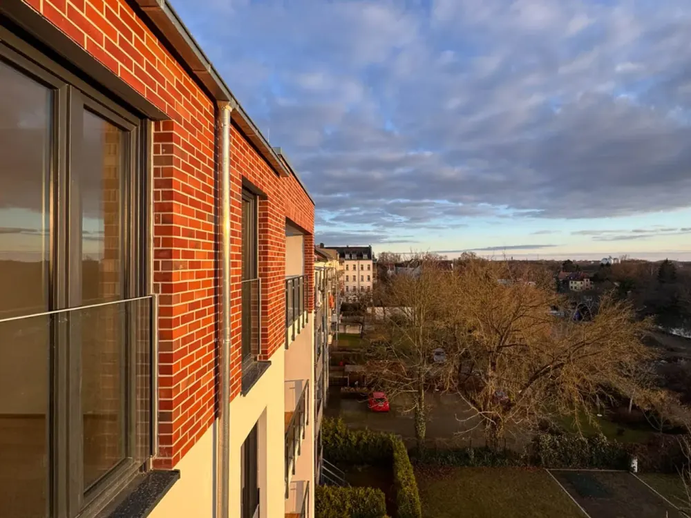 * Auf 2 Etagen * 4 Zimmer * Wohnung * A+ * NEUBAU * am Auenwald * Balkon * TG *