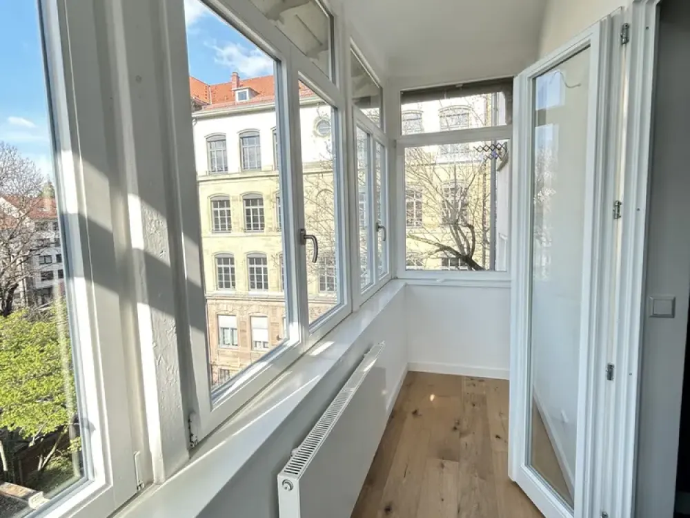 Hochwertig sanierte 4-Zimmer Wohnung mit wunderschönem Wintergarten 🍀