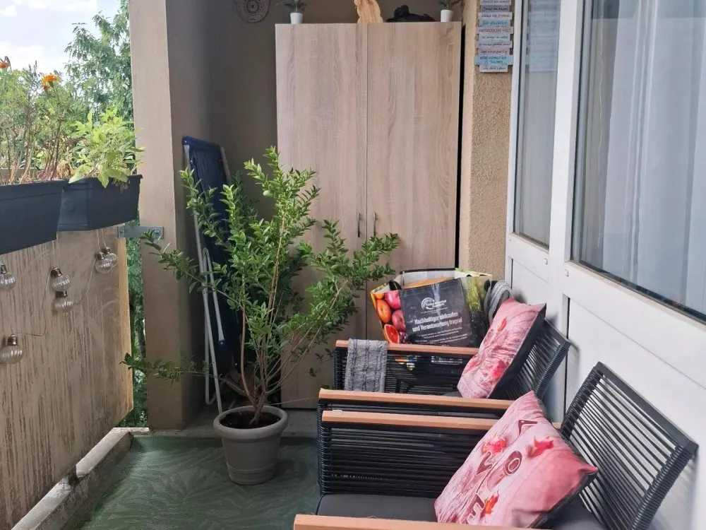 1-Zi-Wohnung ab November -voll möbliert, mit Balkon u. guter Lage